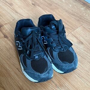 New Balance 2002BK Kids Sneakers